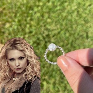 Tanya inspired ring